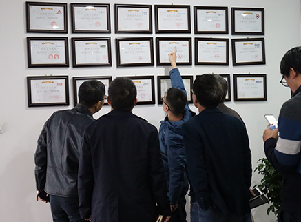 Lãnh đạo Ủy ban quản lý hồ Dongqian kiểm tra Công ty Ningbo Hengshida